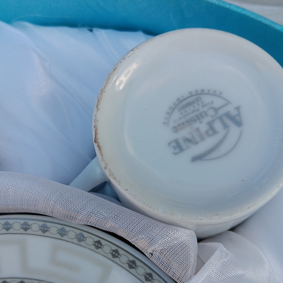 New Alpine Cuisine fine porcelain tea set - Picture 7 of 7